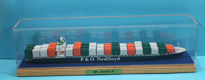 Containerschiff "Santa P Serie" P&O Nedlloyd (1 St.) D 2005 in Vitrine von Conrad
